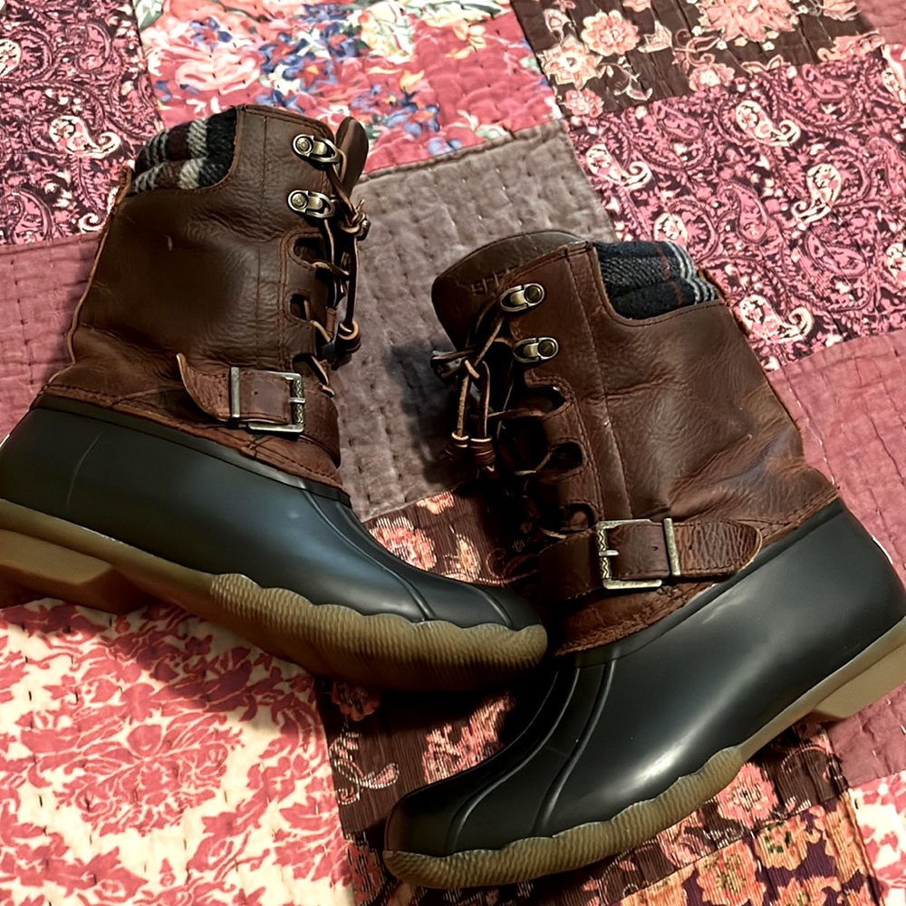 Sperry rain/snow boots mid calf size 8